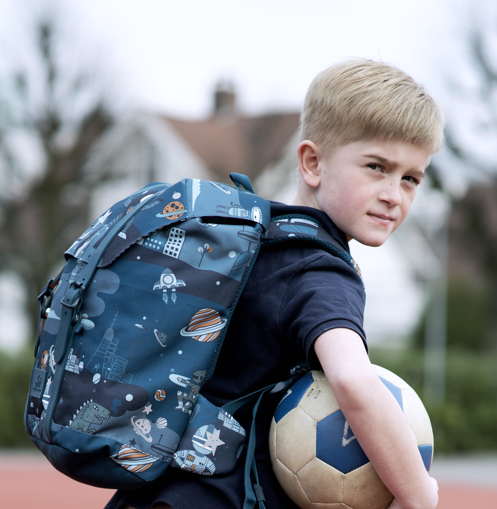 小学生护脊书包|挪威 frii .可机洗的儿童轻量人体工学休闲后背包